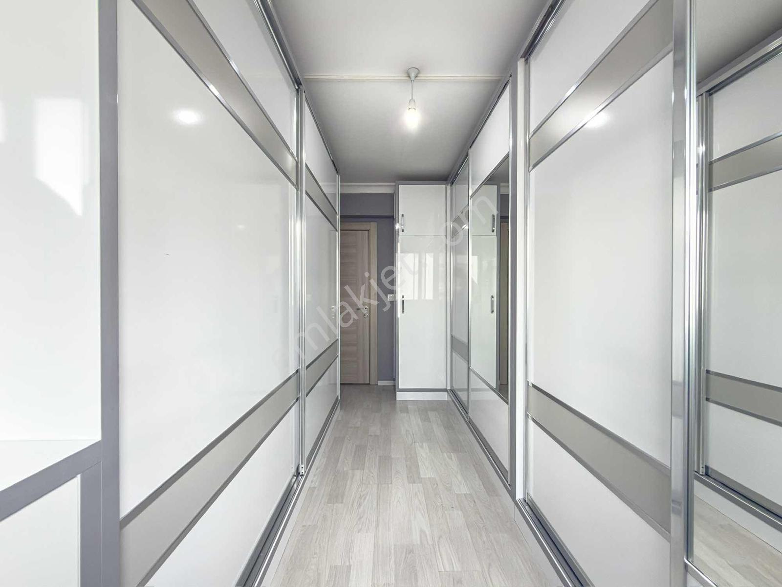 Manzaralı,geniş Teraslı,köşe 4+1 220 M2 Yeni Ve Kaliteli Daire - Görsel 27