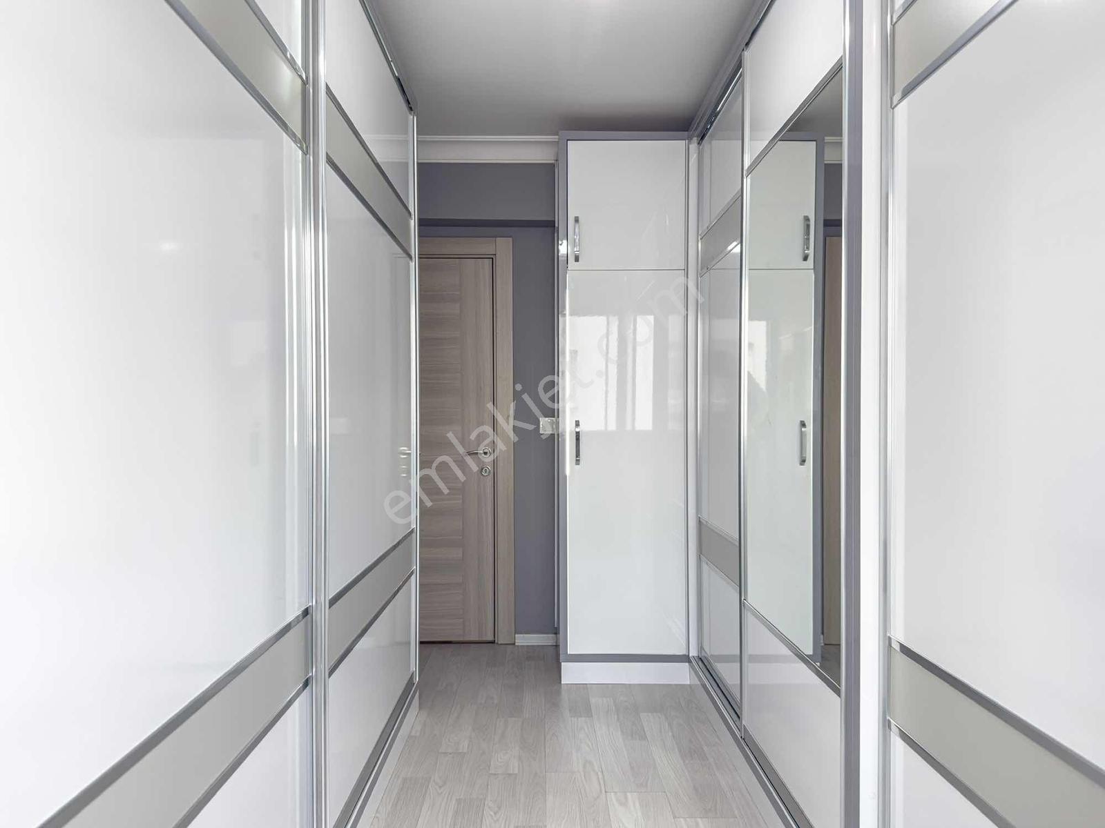 Manzaralı,geniş Teraslı,köşe 4+1 220 M2 Yeni Ve Kaliteli Daire - Görsel 26