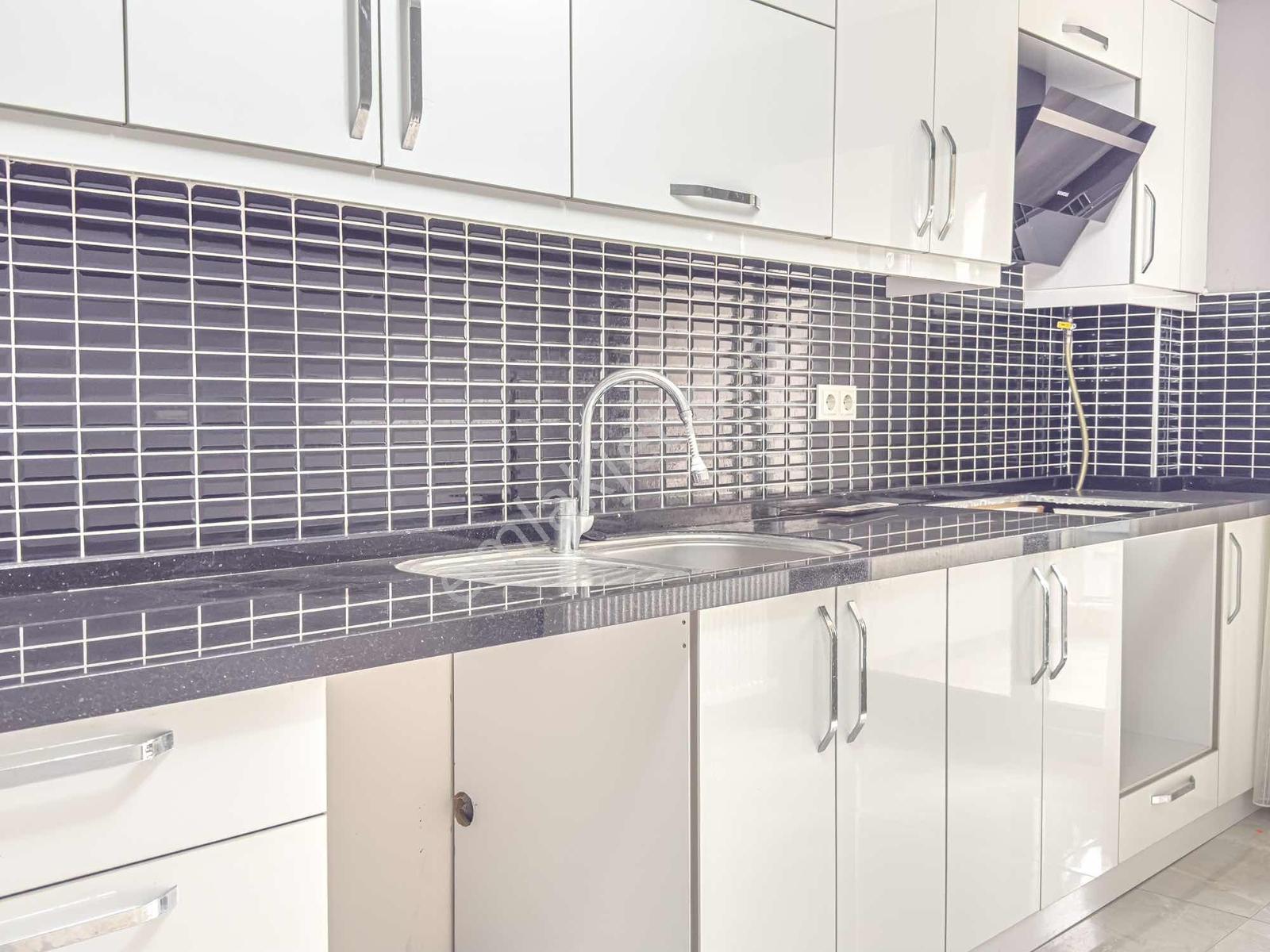 Manzaralı,geniş Teraslı,köşe 4+1 220 M2 Yeni Ve Kaliteli Daire - Görsel 3