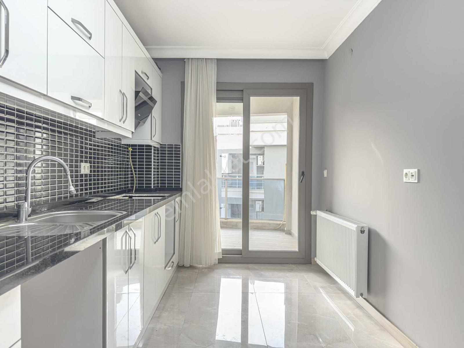 Manzaralı,geniş Teraslı,köşe 4+1 220 M2 Yeni Ve Kaliteli Daire - Görsel 4