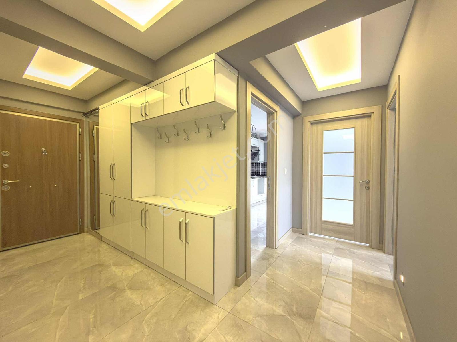 Manzaralı,geniş Teraslı,köşe 4+1 220 M2 Yeni Ve Kaliteli Daire - Görsel 15