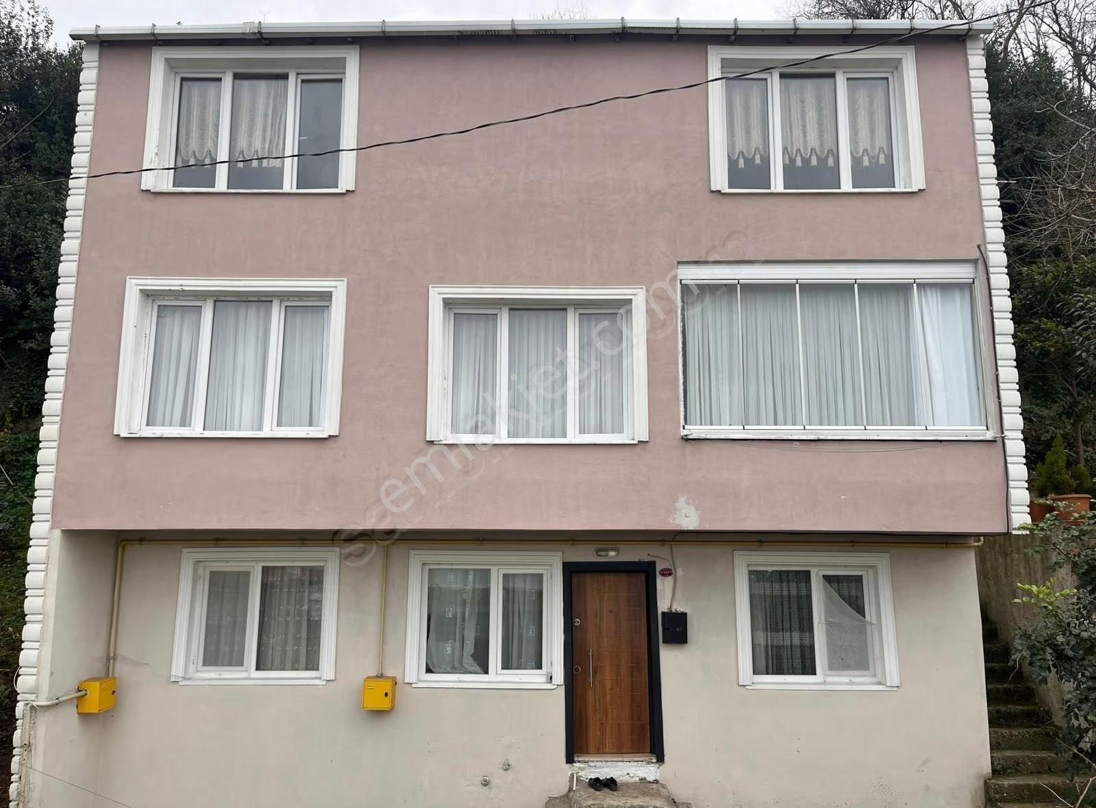 Şehrin Merkezinde 3 Ayrı Daireli Komple Bina