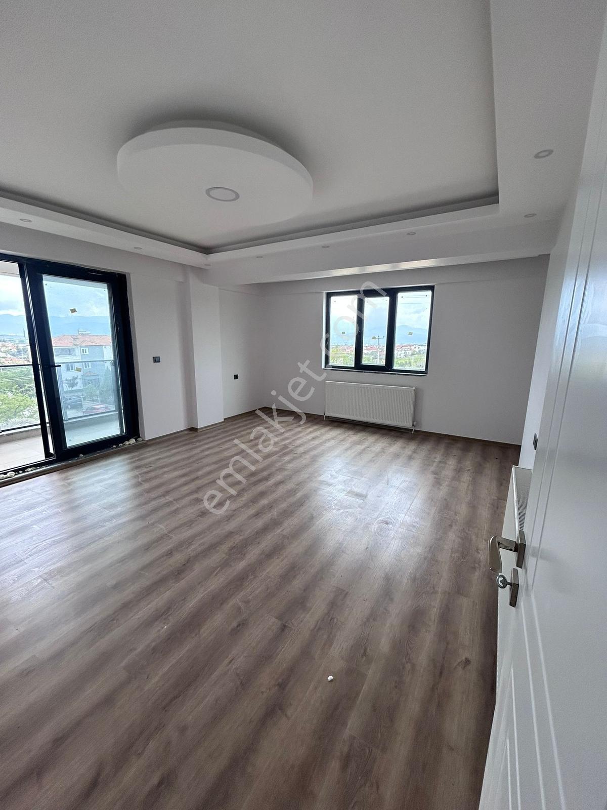 Hacıyakası Kibar Un Değirmeni Karşısı Kiralık Sıfır 2+1 Daire - Görsel 17