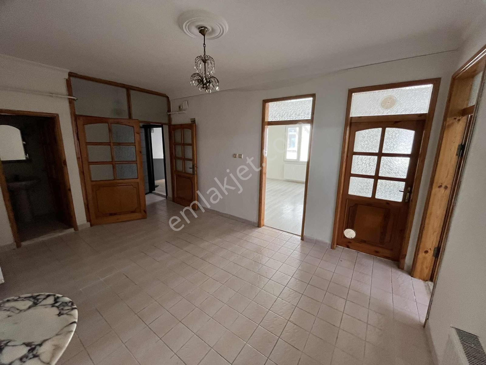 Yg'den Cadde Üzeri Kiralık 3+1 - Görsel 8
