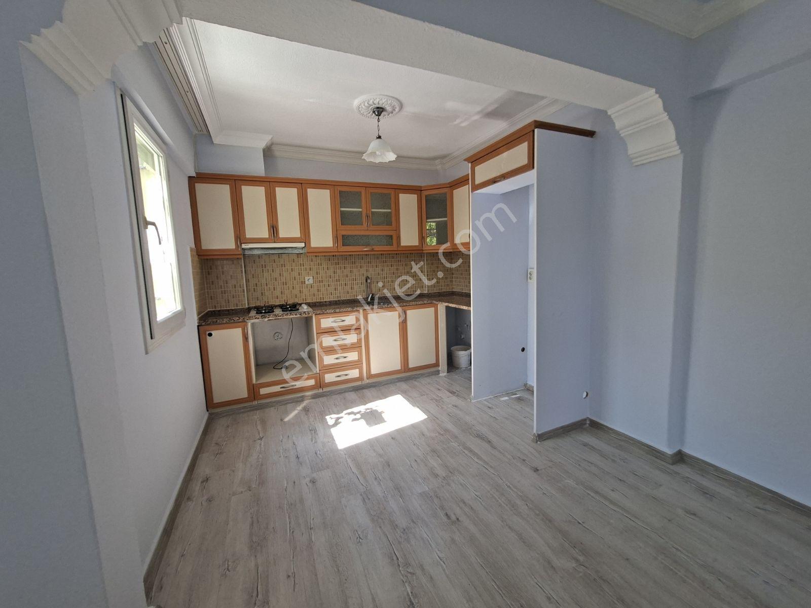 Fethiye Cami Mah. Giriş Kat 3+1 Kiralık Daire - Görsel 17
