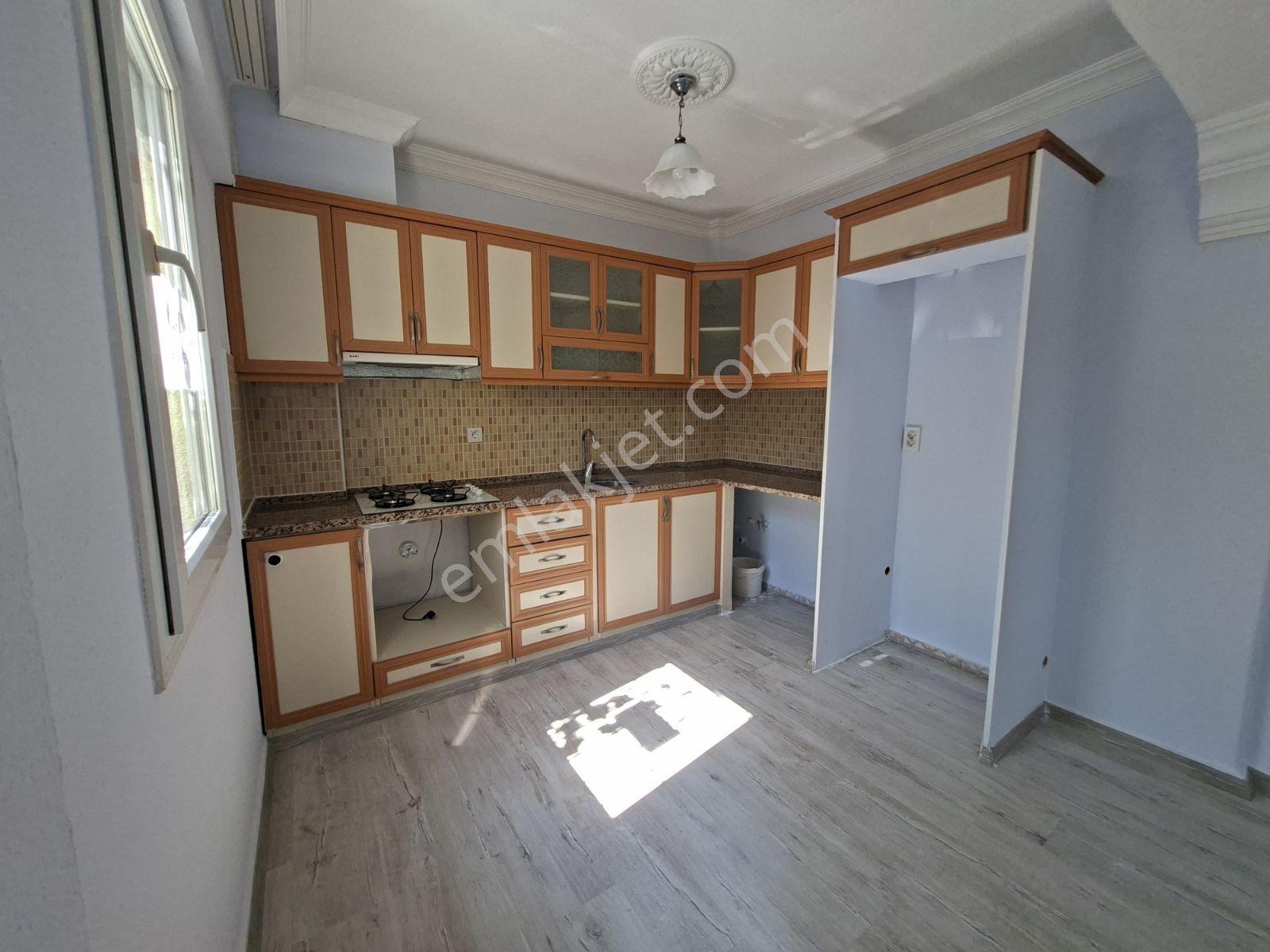 Fethiye Cami Mah. Giriş Kat 3+1 Kiralık Daire