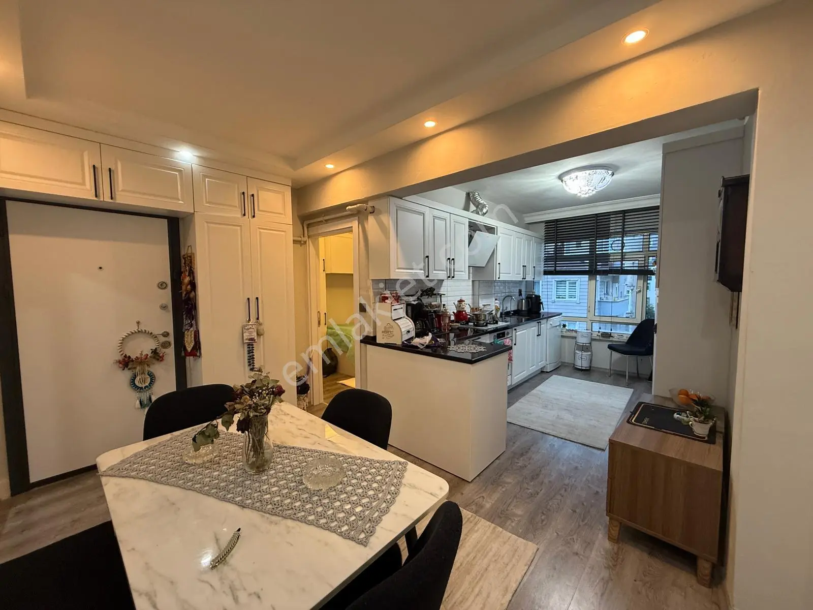 Şehrin Merkezinde İçi Lüks Yapılı 2+1 Satılık Daire
