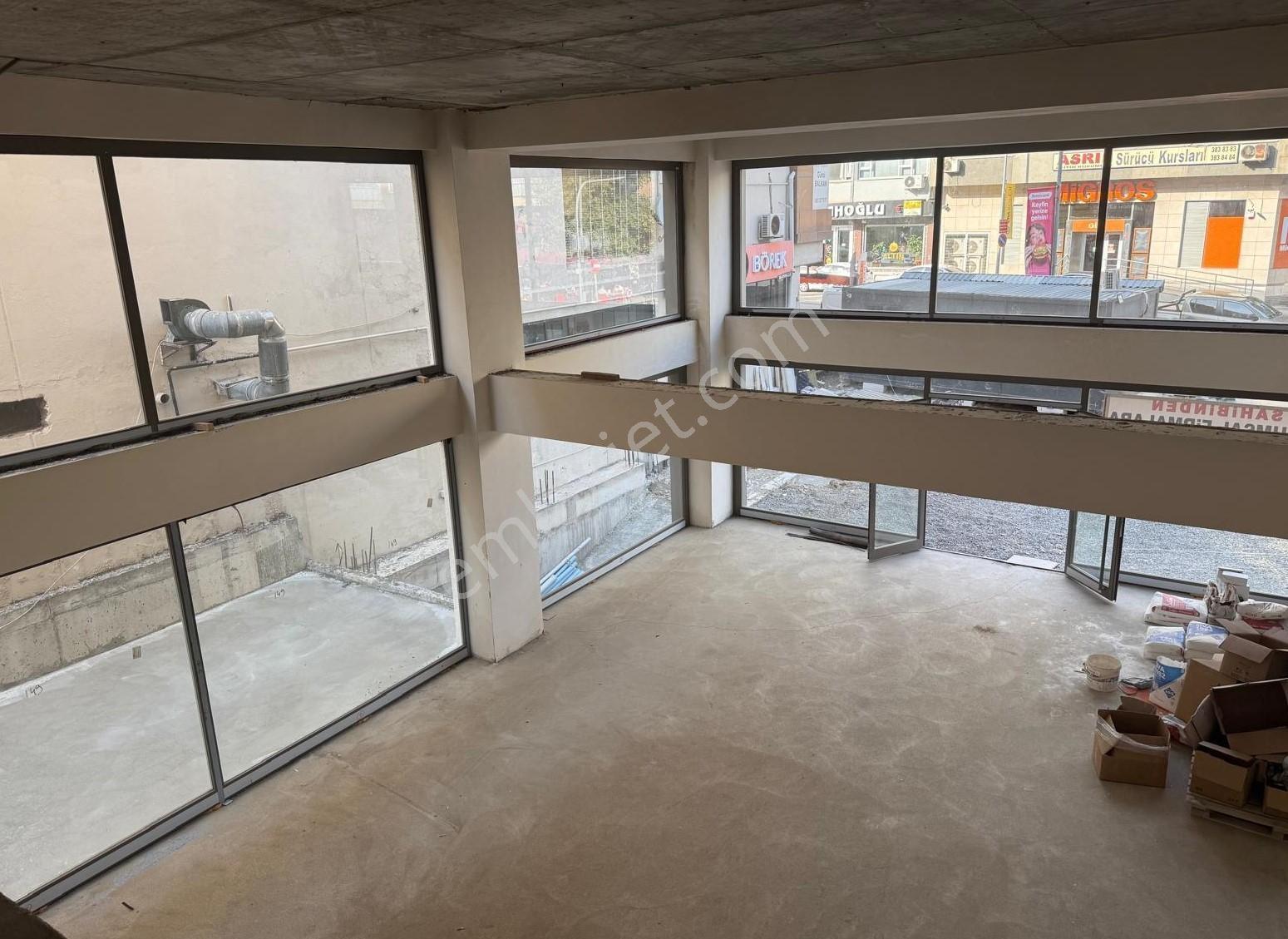Üsküdar Caddesi Üzeri Net 425 M² Geniş Cepheli Kiralık Dükkan - Görsel 5