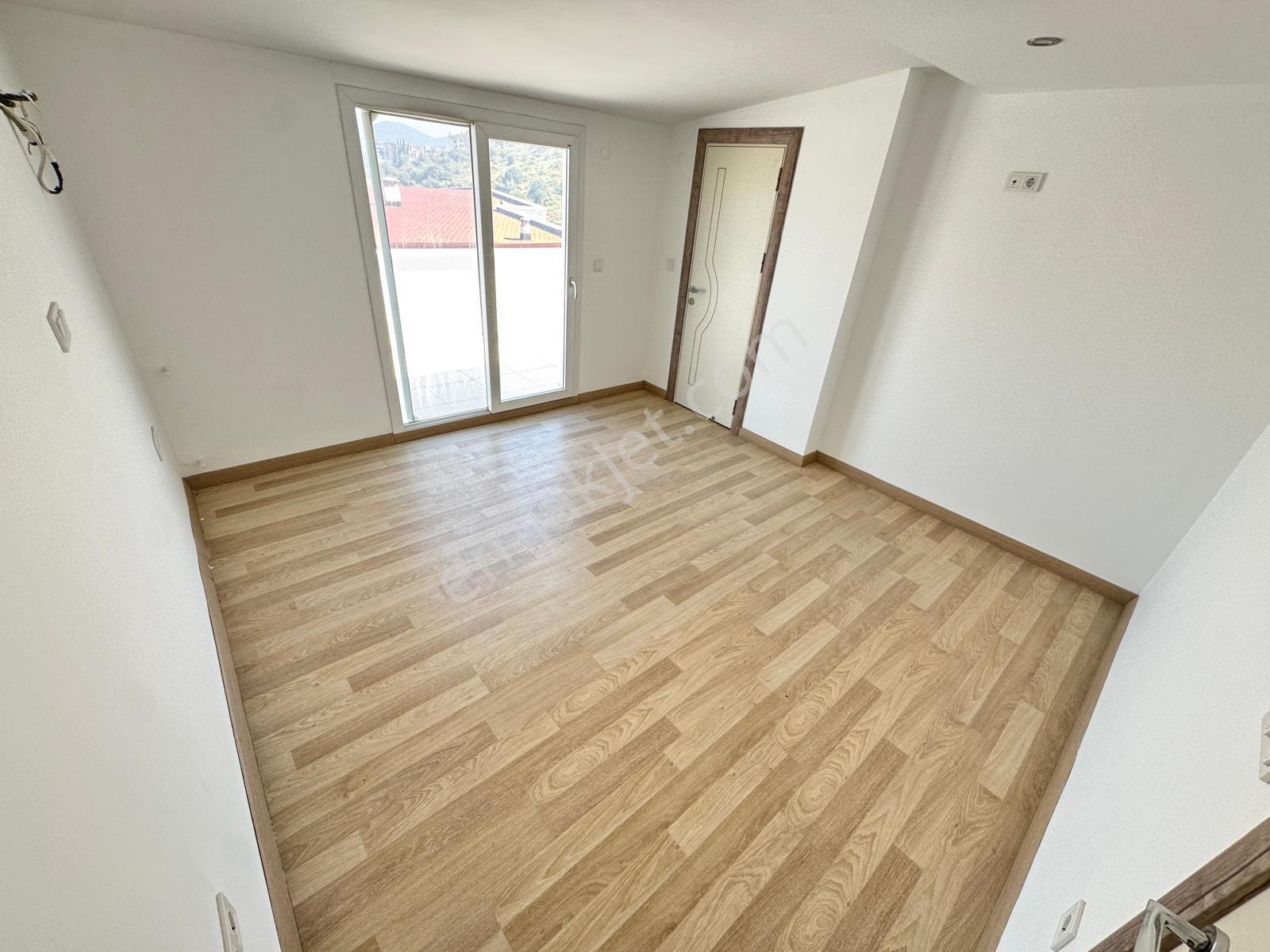 Kuşadası'nda Deniz Manzaralı 4+1 Full Teraslı Özel Satılık Daire - Görsel 29