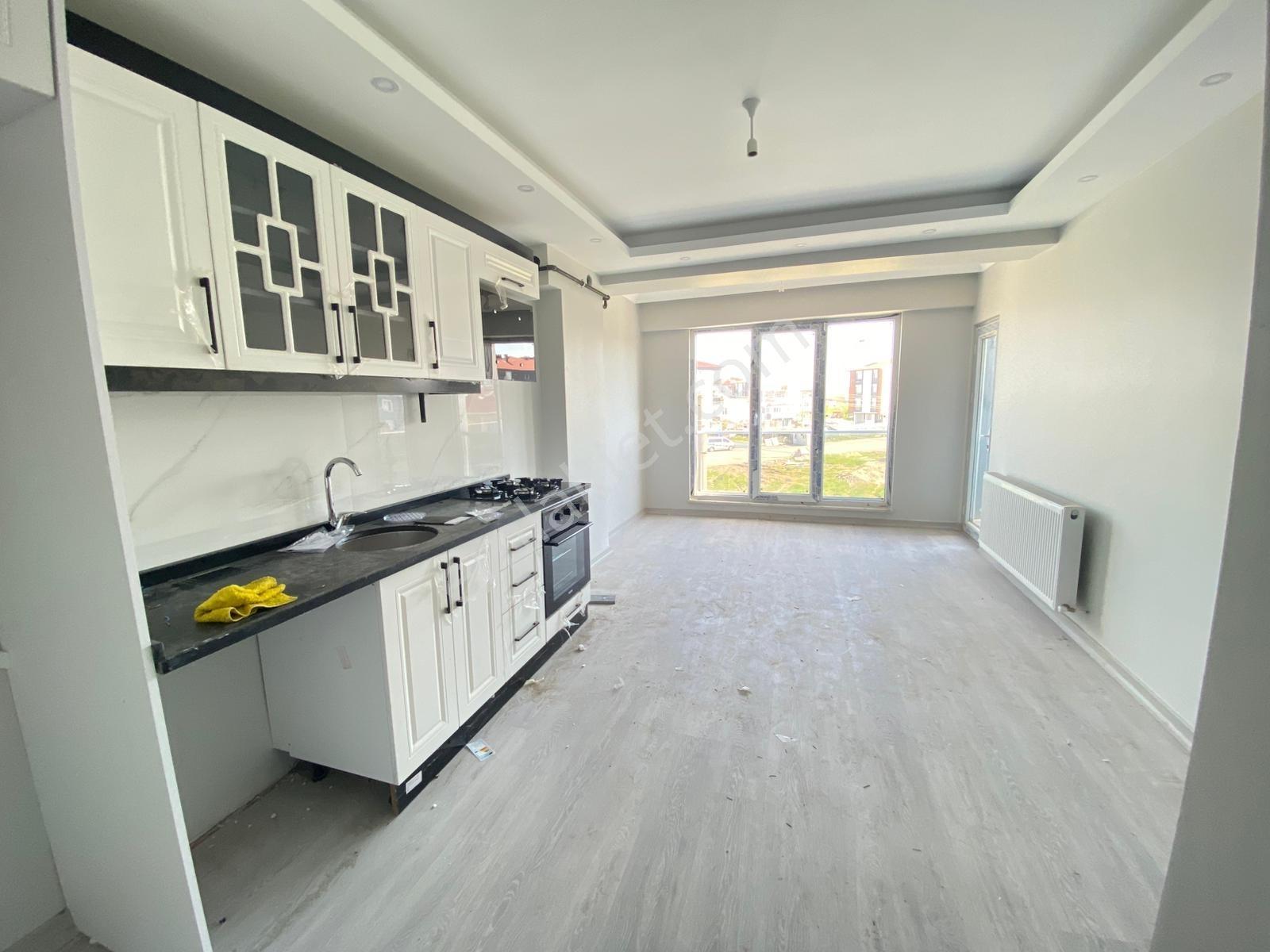 Çorlu Hatip Mahallesinde Geniş Satılık 1+1 Daire