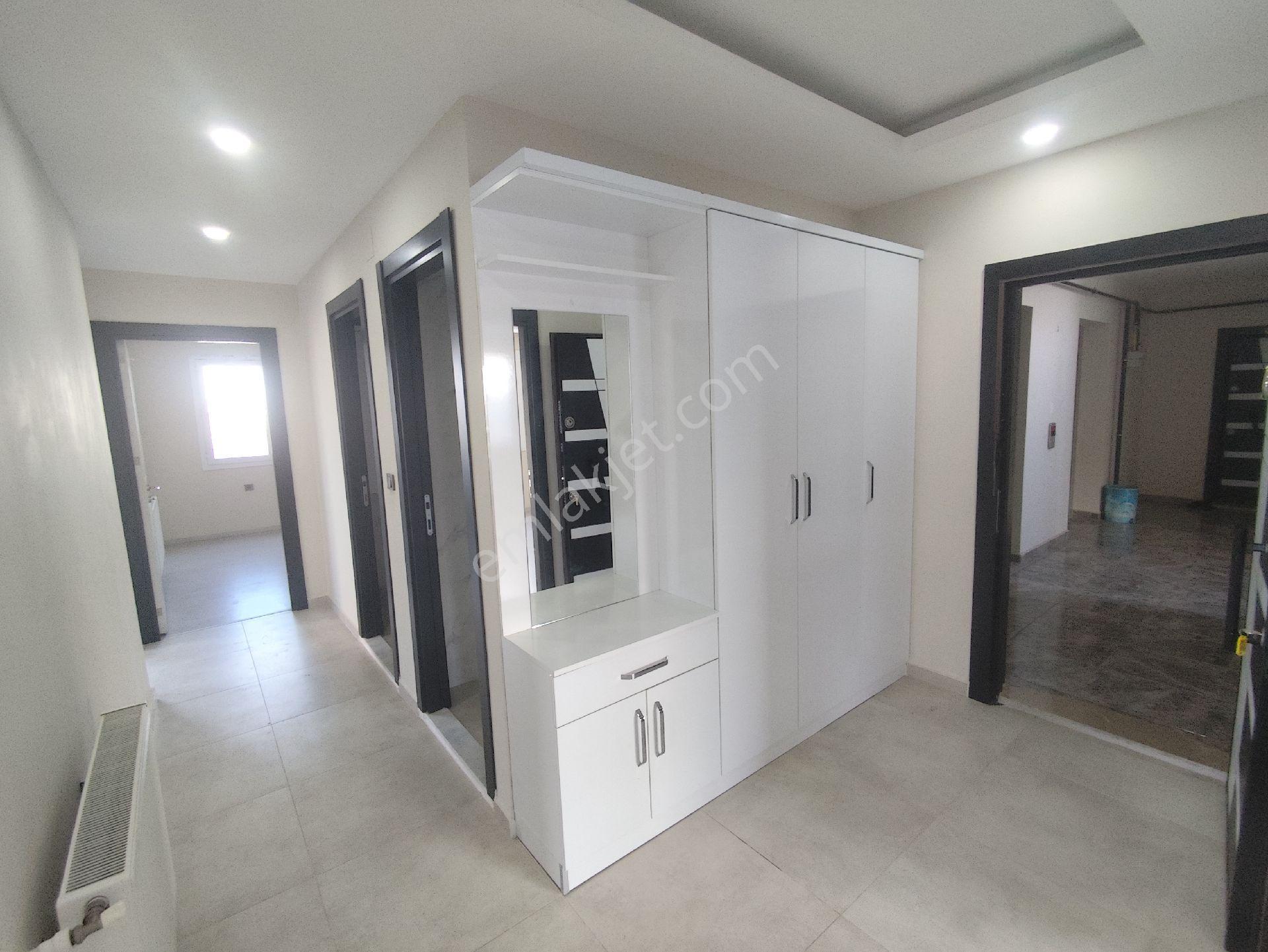 Atıcı'dan Güzel Konumda Kiralık Geniş 3+1 Kombili - Görsel 7