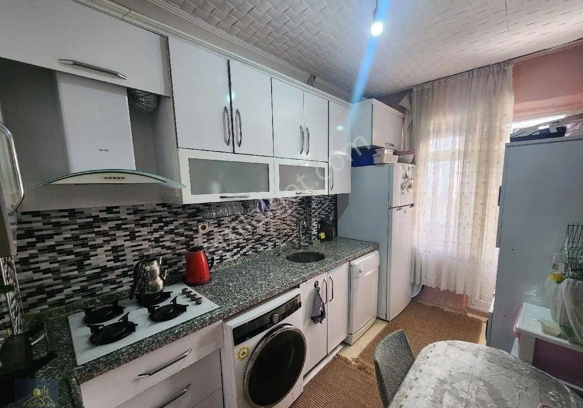 Karakaya Emlak'tan Zafer'de Orta Kat Daire