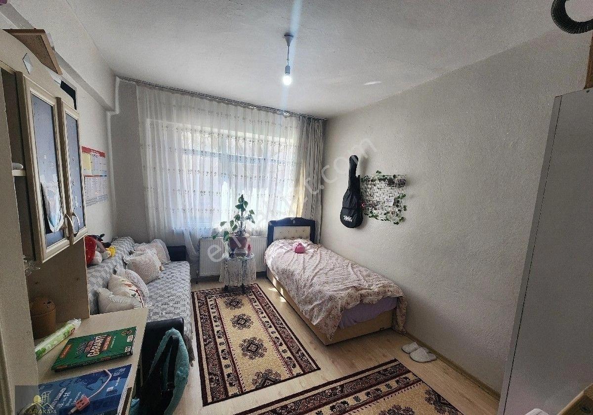 Karakaya Emlak'tan Zafer'de Orta Kat Daire - Görsel 9