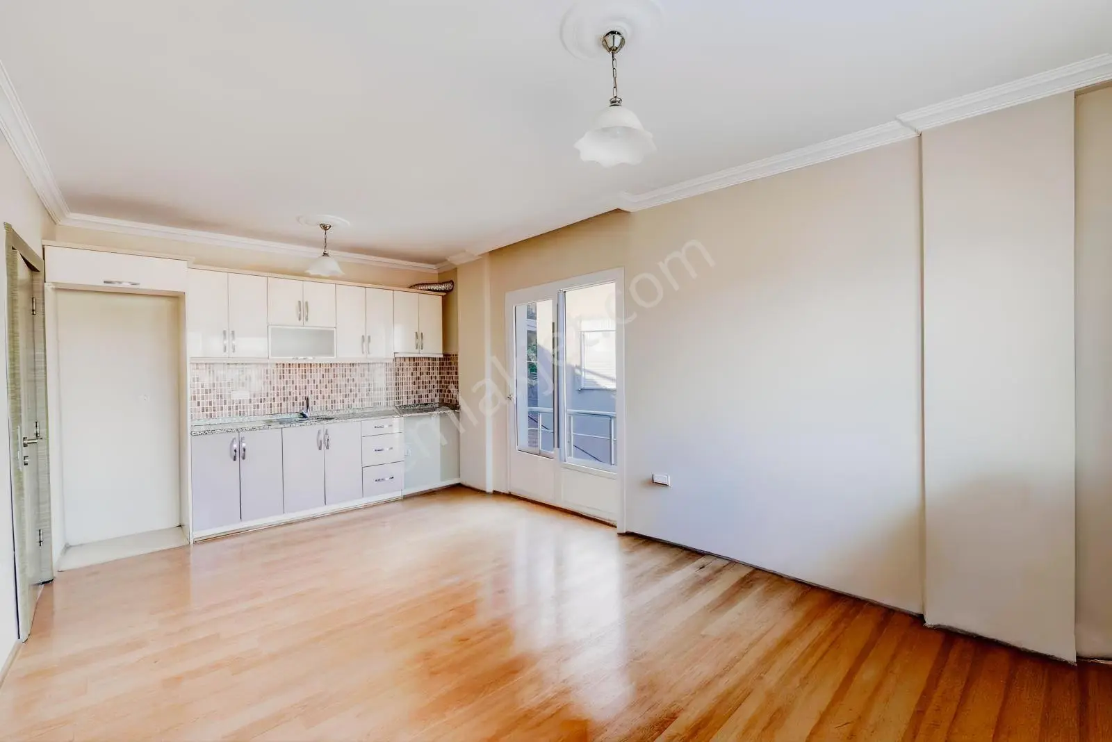 Çeşme Marina Manzaralı 2+1 Eşyasız | Aylık Ödemeli