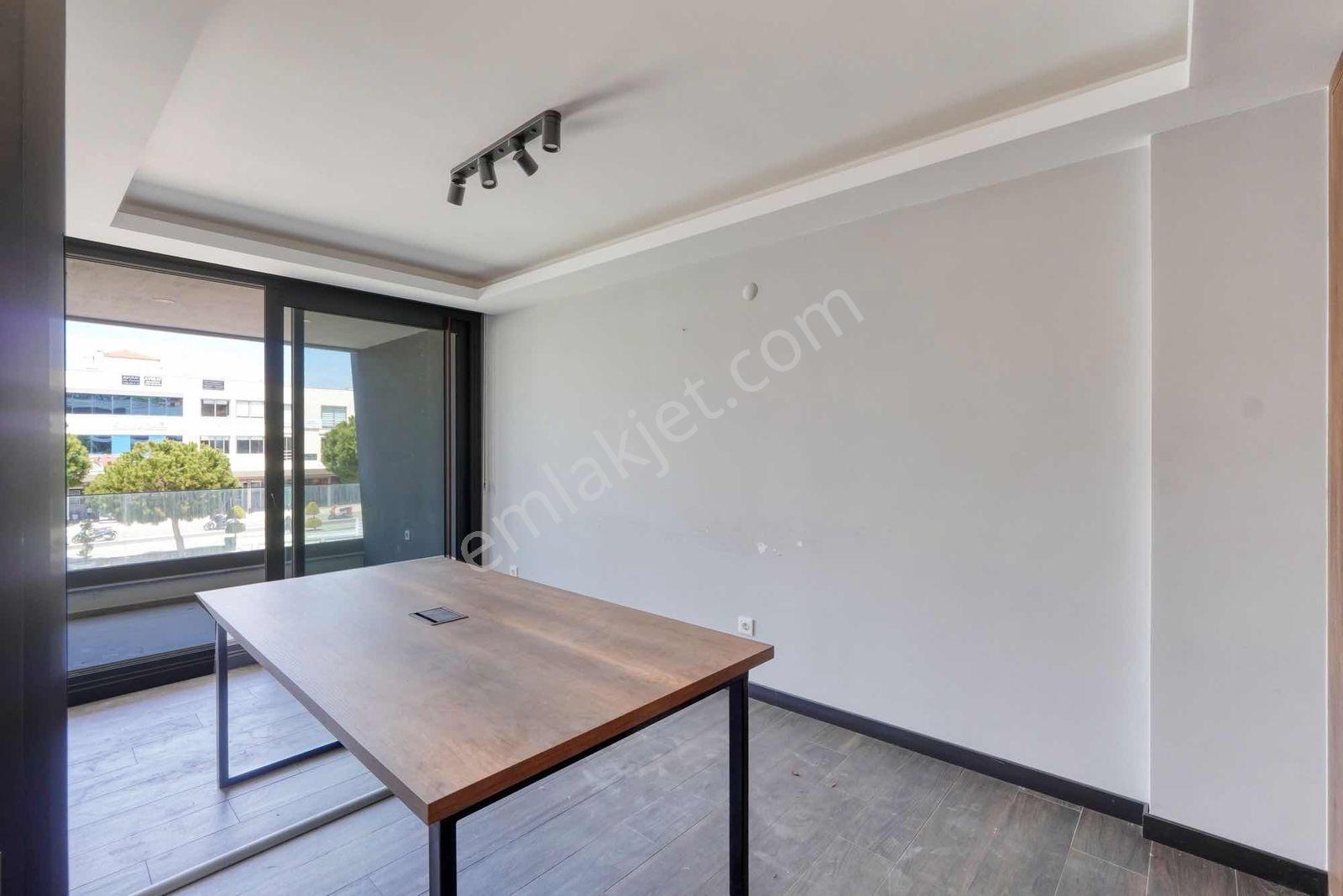 Çeşme Adliye & Carrefour Karşısı | Cadde Üzeri 1+1 Kiralık Ofis - Görsel 18