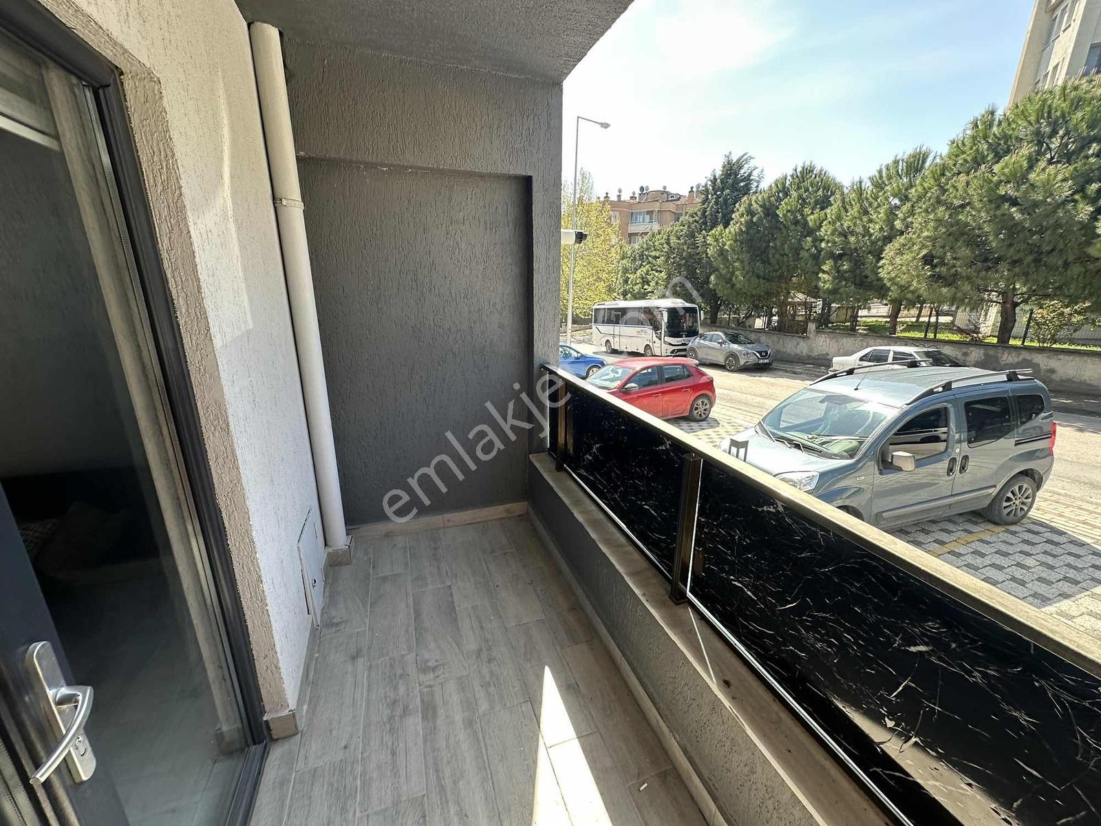 Güvenlikli Sitede 2+1 Ayrı Mutfaklı Bahçe Kullanımlı Dubleks - Görsel 12