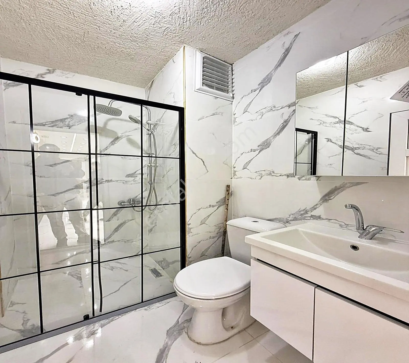 Esenyurt Mehterçeşme Mahallesi Ara Kat 2+1 95m2 4.300.000tl - Görsel 2