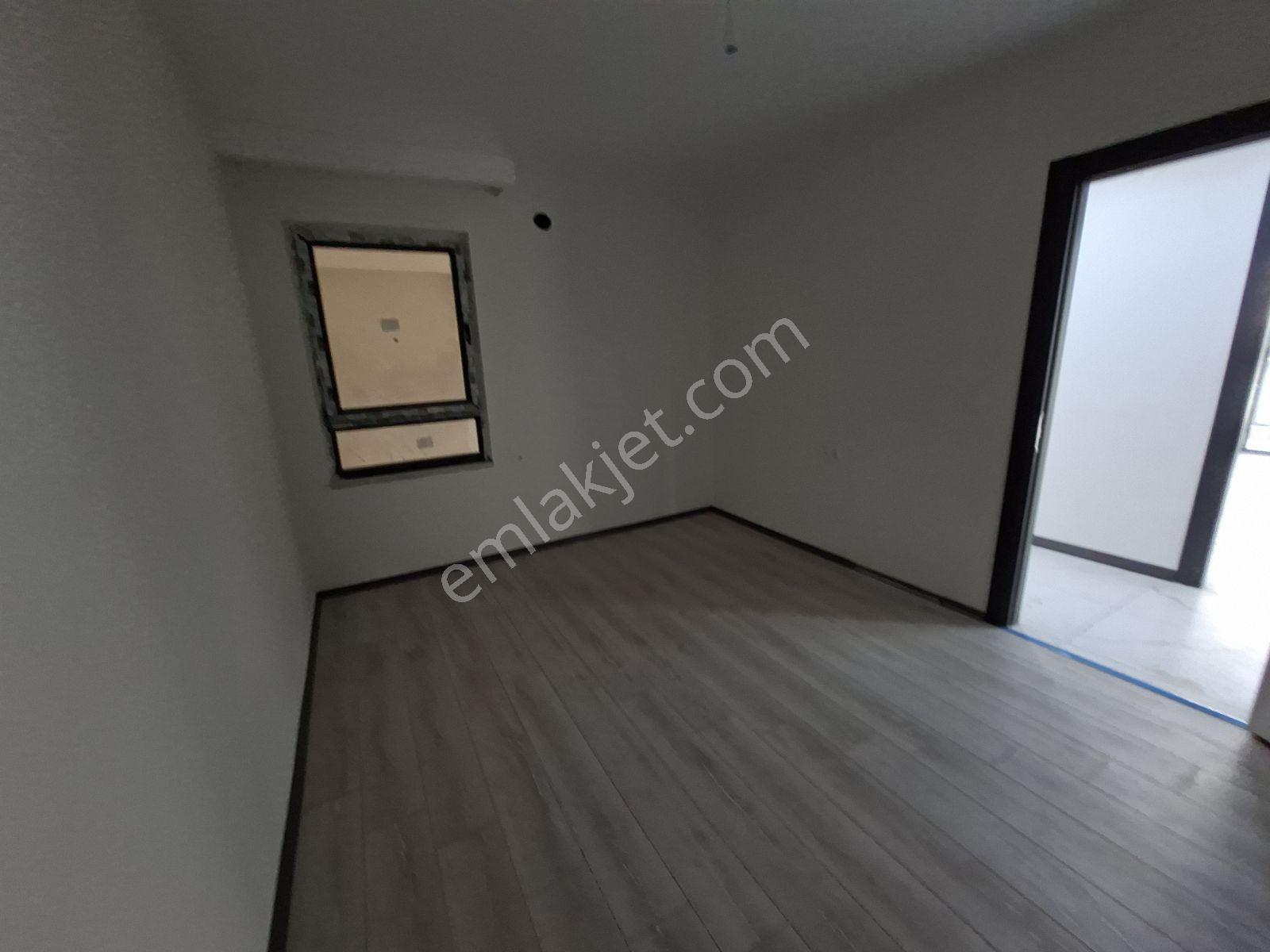 Ekerden Gökmeydanda Pazar Dibinde Sıfır 2+1 Fırsat Daire - Görsel 17