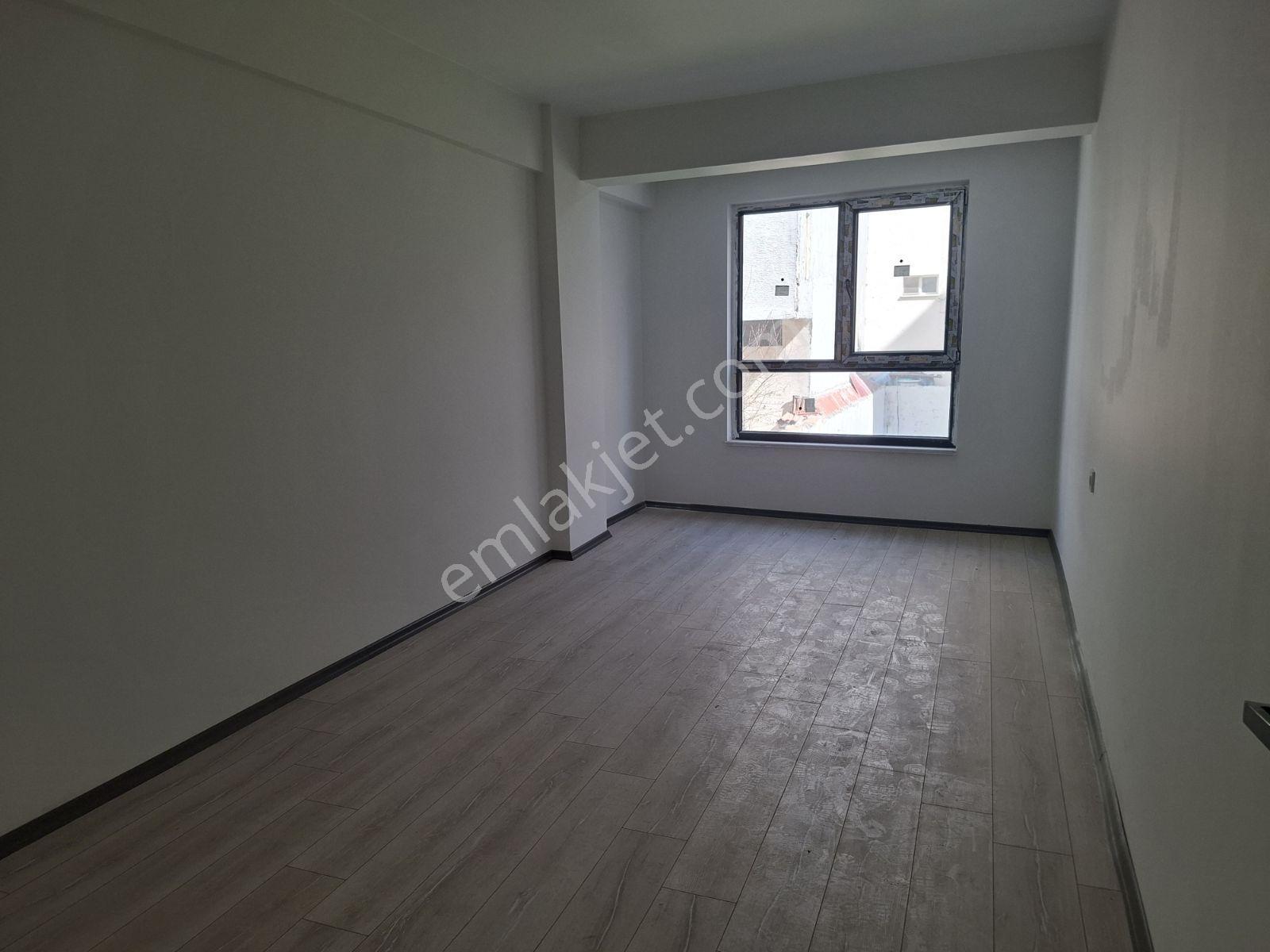 Ekerden Gökmeydanda Pazar Dibinde Sıfır 2+1 Fırsat Daire - Görsel 8