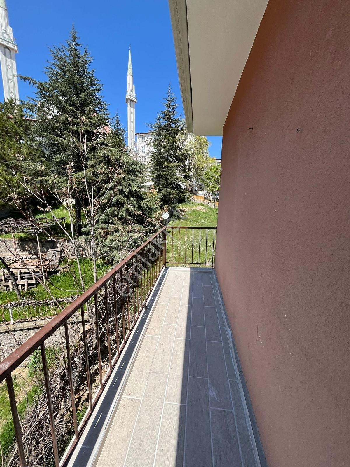 Vatan'da Pınarbaşında Manzaralı Full Lüx Yapılı 3+1 Fırsat Daire - Görsel 23