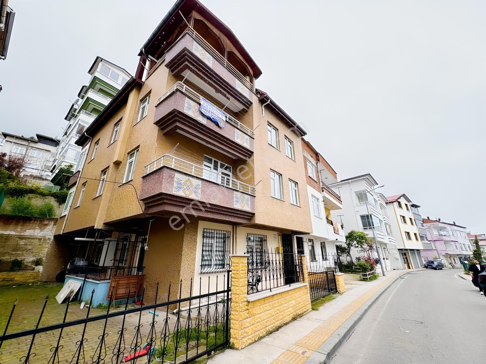 Vestha'dan Güzelyalı'da Komple Satılık 4 Katlı Fırsat Bina !