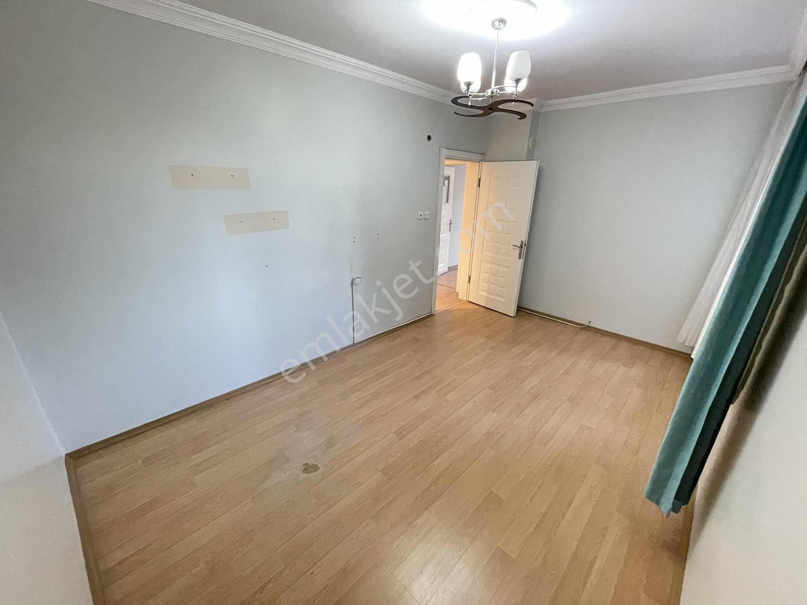 Sahile Yakın Site İçerisinde Asansörlü Balkonlu 3+1 Arakat Daire - Görsel 17