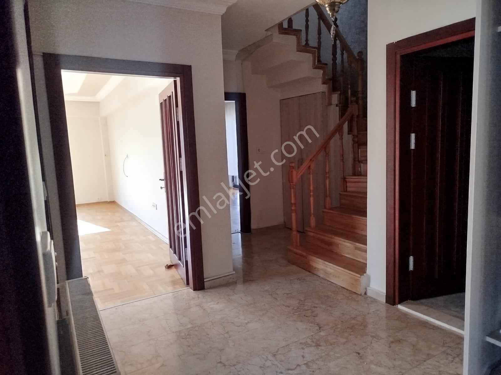Remax Natural'den Değirmendere'de Kiralık 4+1 Dubleks Daire - Görsel 16