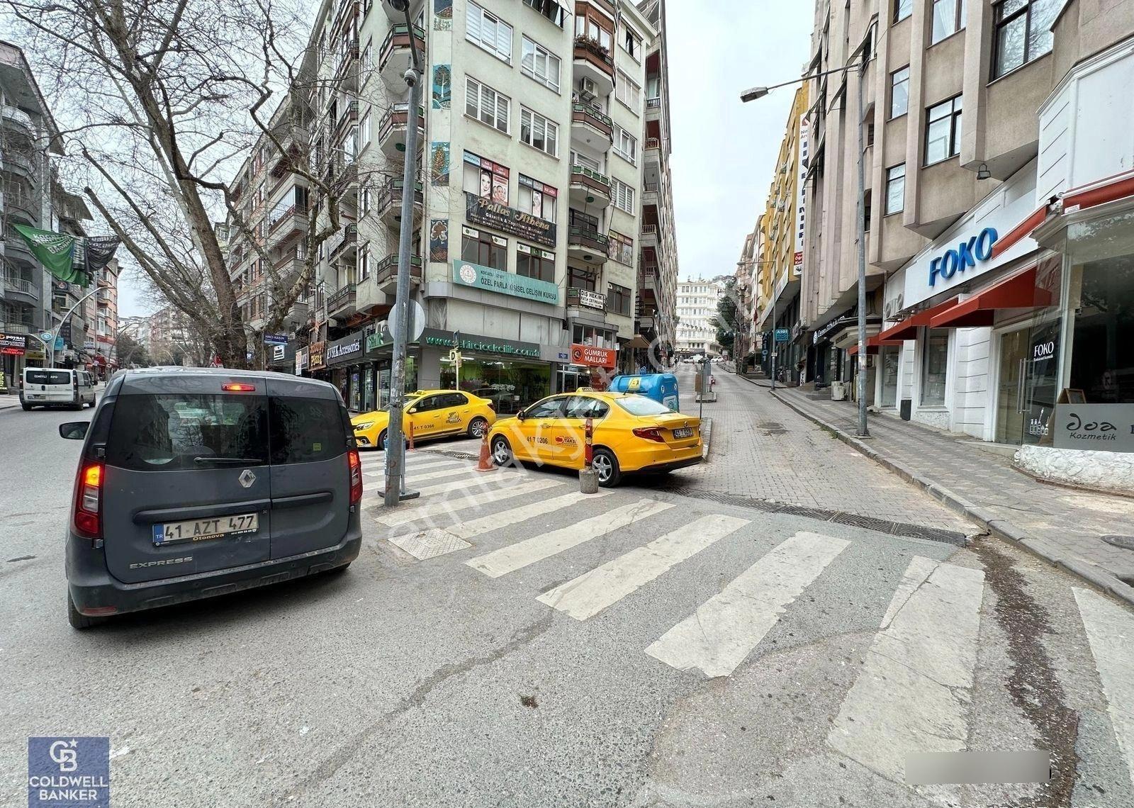 İzmit İnönü Caddesi Oğuz İş Merkezin'nde Satılık Dükkan - Görsel 2