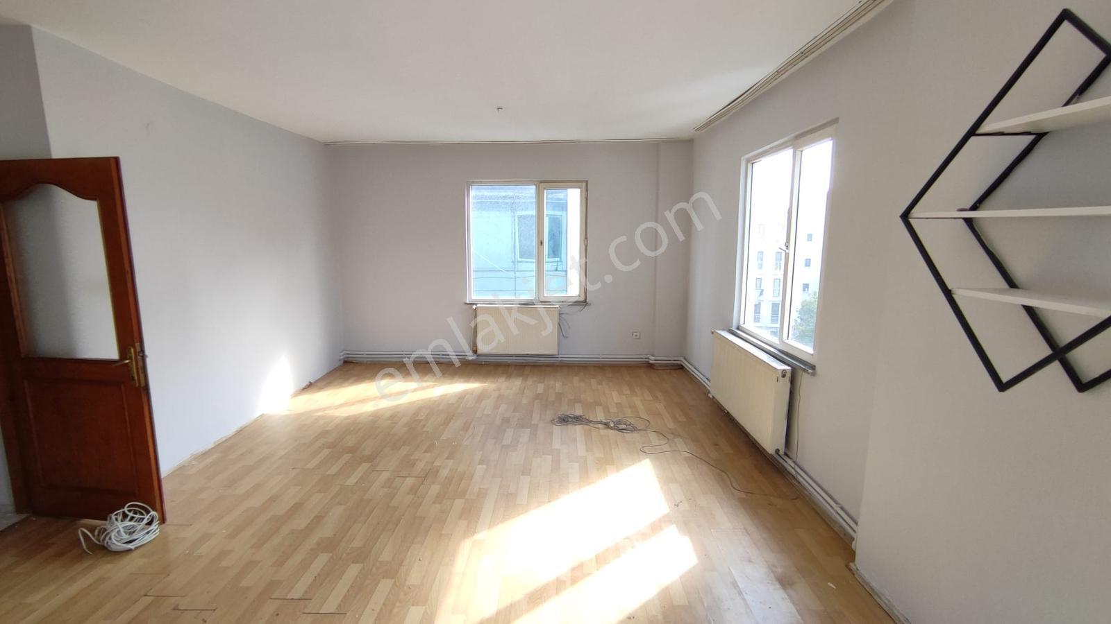 Pendik E5 Metro 3+2 Kiracısız Boş Dubleks Daire