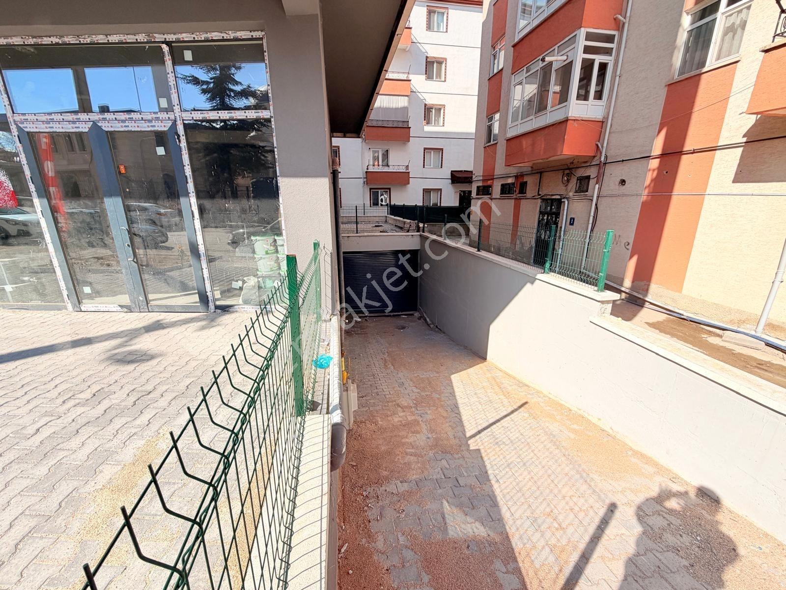 "yenikent Belediye Yanı Mükemmel Konumda Sıfır 75m² Dükkan" - Görsel 25
