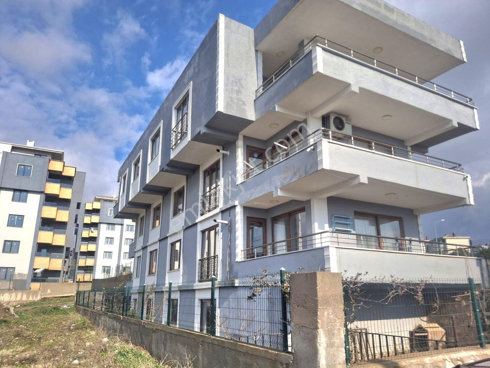 Erdek'te Tüm Dairelerden Deniz Manzaralı Komple Satılık Bina - Görsel 19