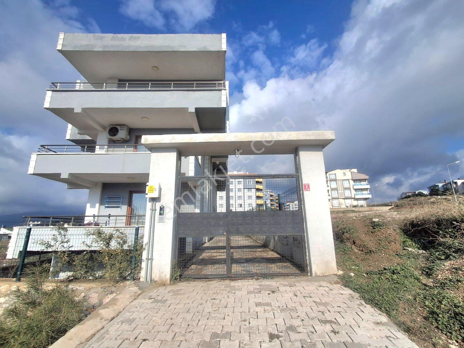 Erdek'te Tüm Dairelerden Deniz Manzaralı Komple Satılık Bina - Görsel 23