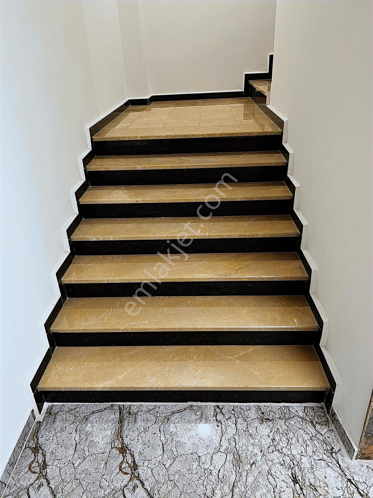 Bilgin İş Merkezinde Geniş Kiralık Ofisler - Görsel 18
