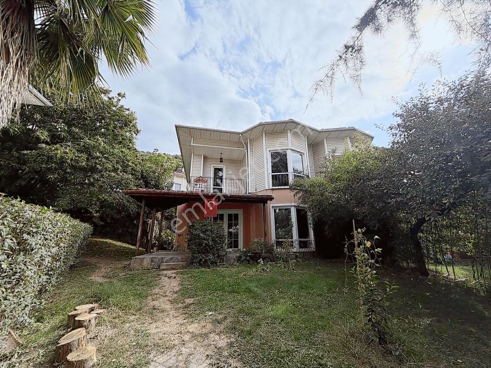 Ayşe Emlak'tan Sapanca Kırkpınar Koru Evlerinde Kiralık Villa