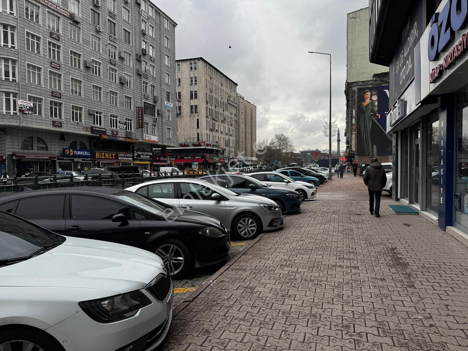 İstasyon Caddesi Camlı İş Merkezi Kiralık 2+1 Ofis - Görsel 12