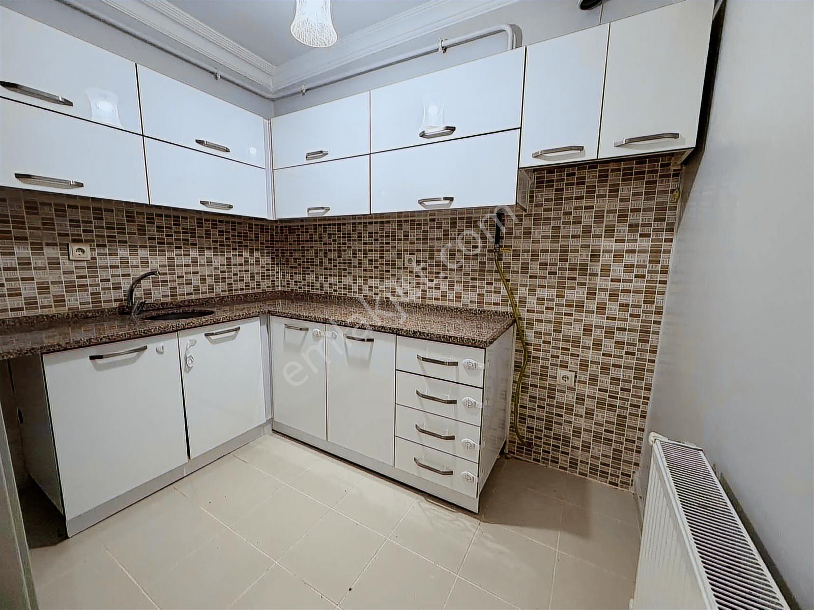 Ayşe Emlak'tan Arifiye Merkezde Asansörlü 1+1 Kiralık Daire - Görsel 3