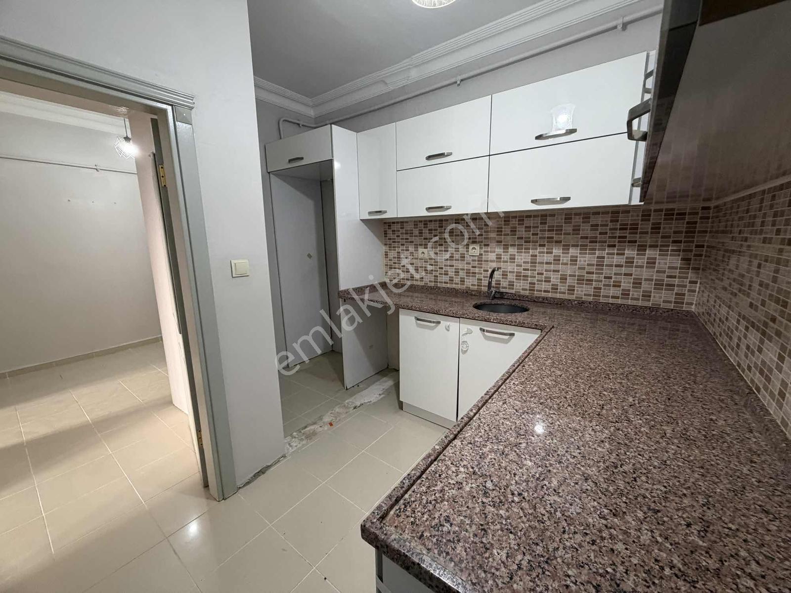 Ayşe Emlak'tan Arifiye Merkezde Asansörlü 1+1 Kiralık Daire - Görsel 4