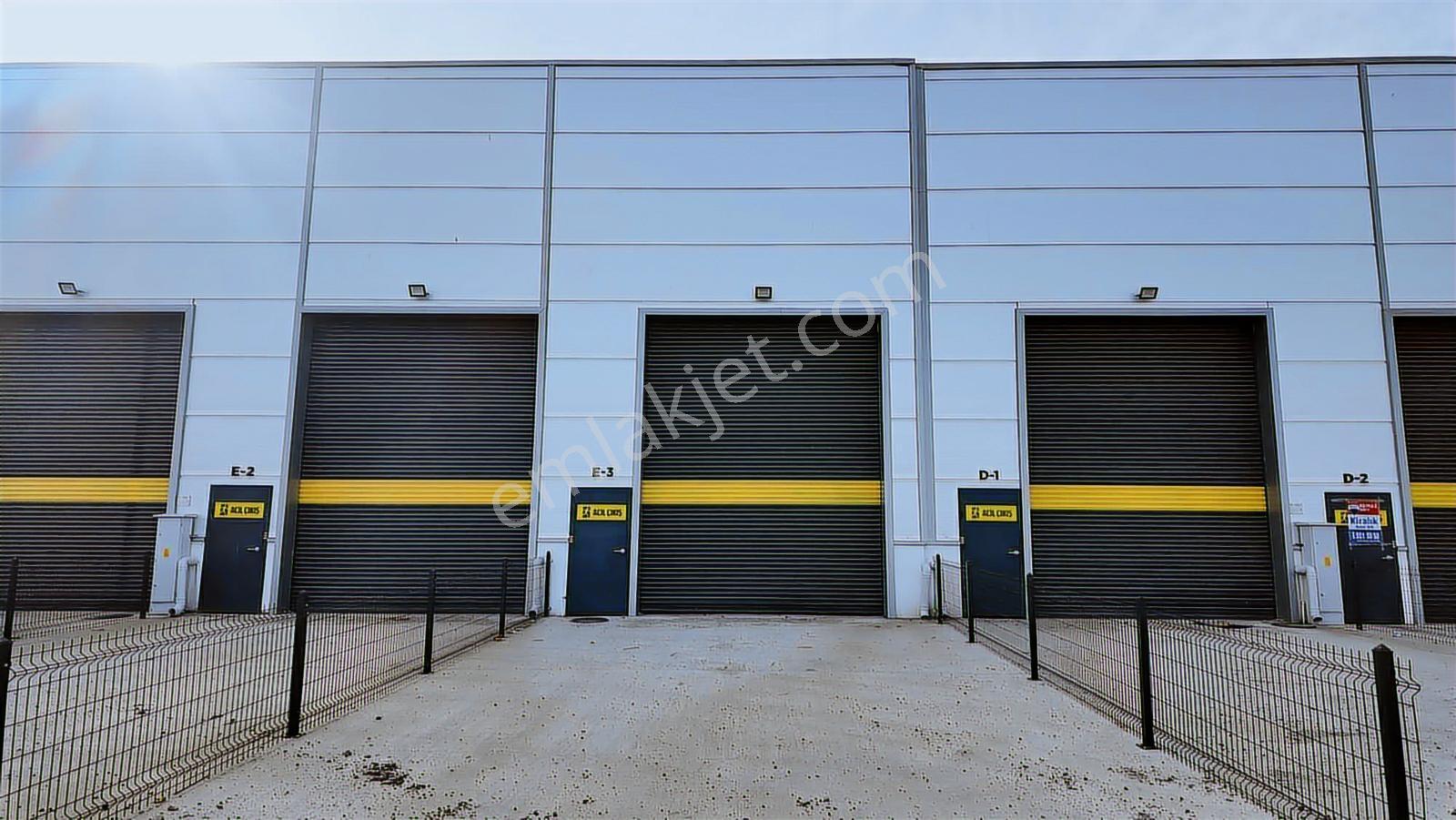 Hanlı Merkezde Sıfır Kiralık 200m2 Çift Dükkan - Görsel 3