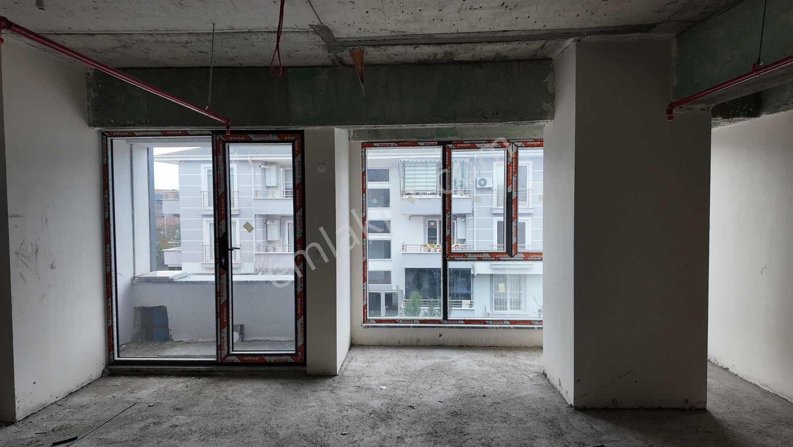 Enes Baylan'dan Erenler'de Köşe Satılık Ofis - Görsel 16