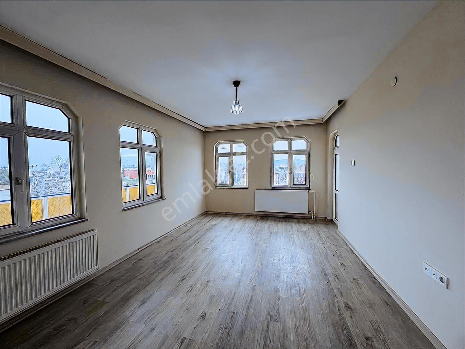 Ayşe Emlak'tan Hastaneye Yürüme Mesafesinde Kiralık Daire - Görsel 5