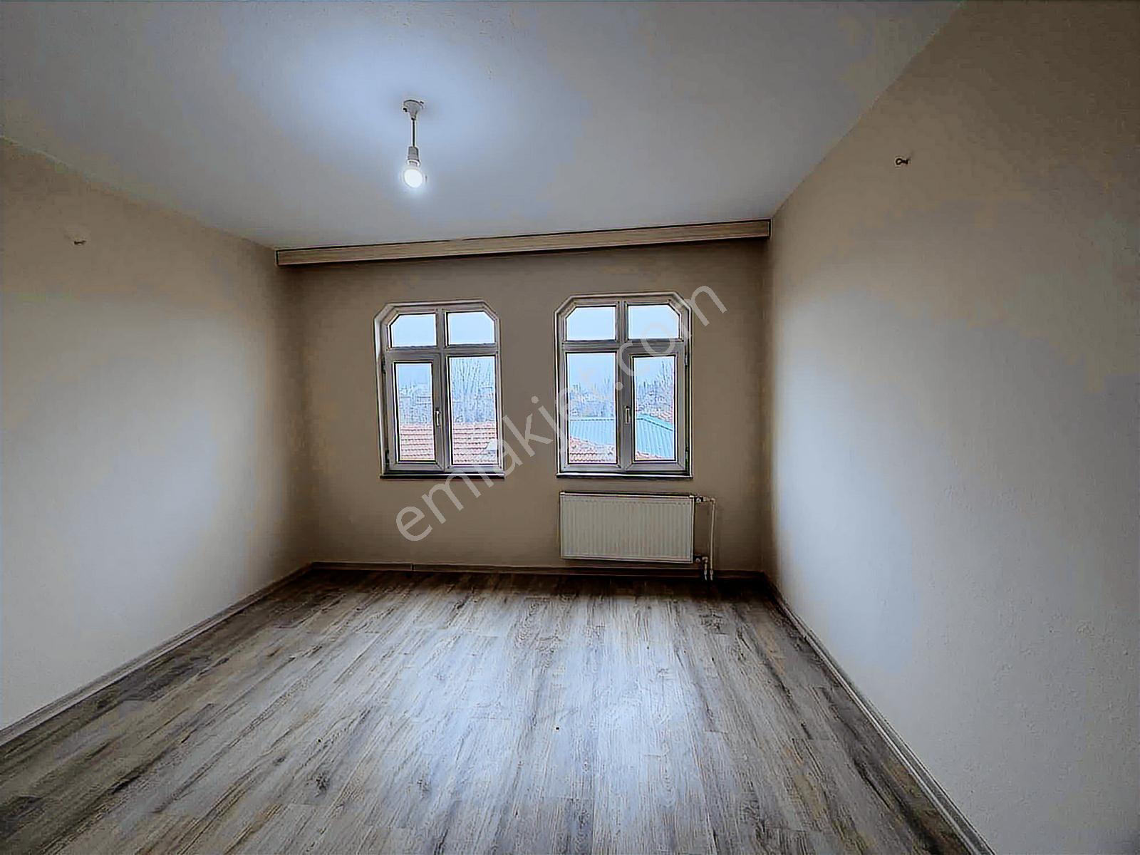 Ayşe Emlak'tan Hastaneye Yürüme Mesafesinde Kiralık Daire - Görsel 9