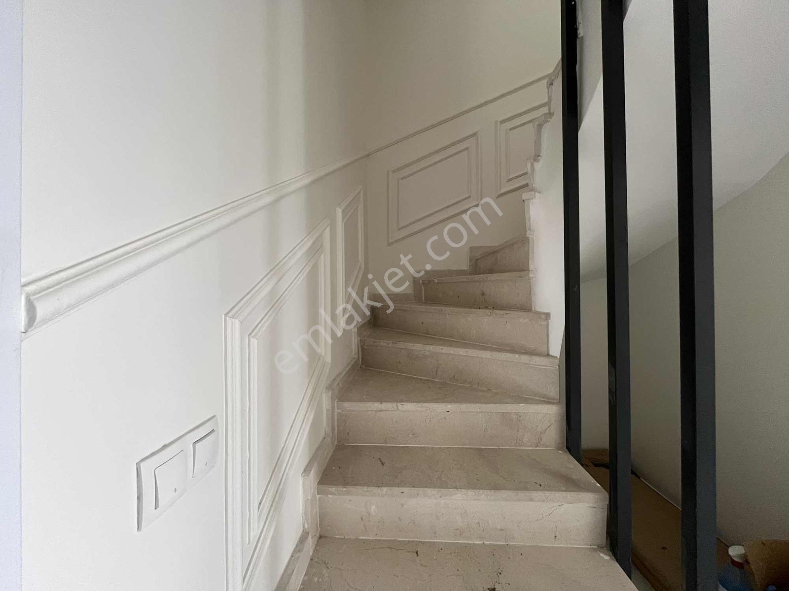 Ayşe Emlak'tan Fatih'de 4+1 Eşyalı Bahçeli Havuzlu Teraslı Villa - Görsel 19