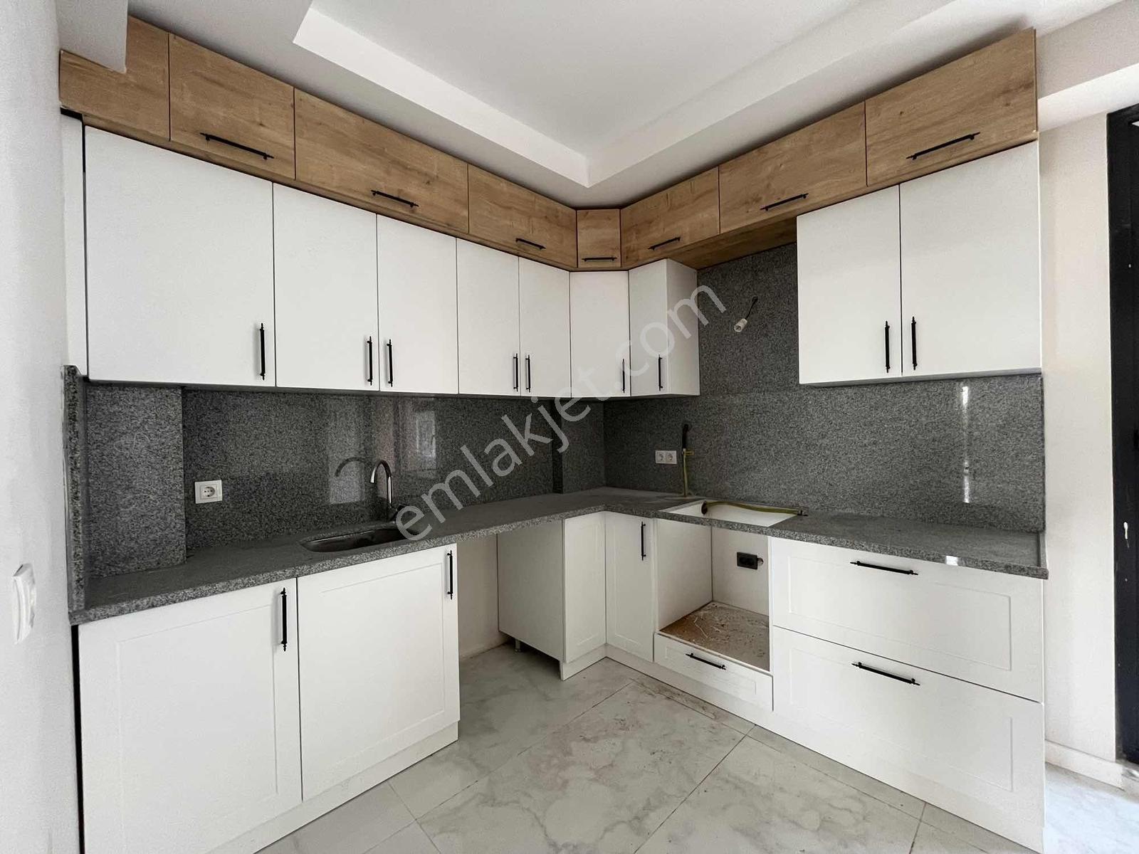 Ayşe Emlak'tan Fatih'de 4+1 Eşyalı Bahçeli Havuzlu Teraslı Villa - Görsel 9