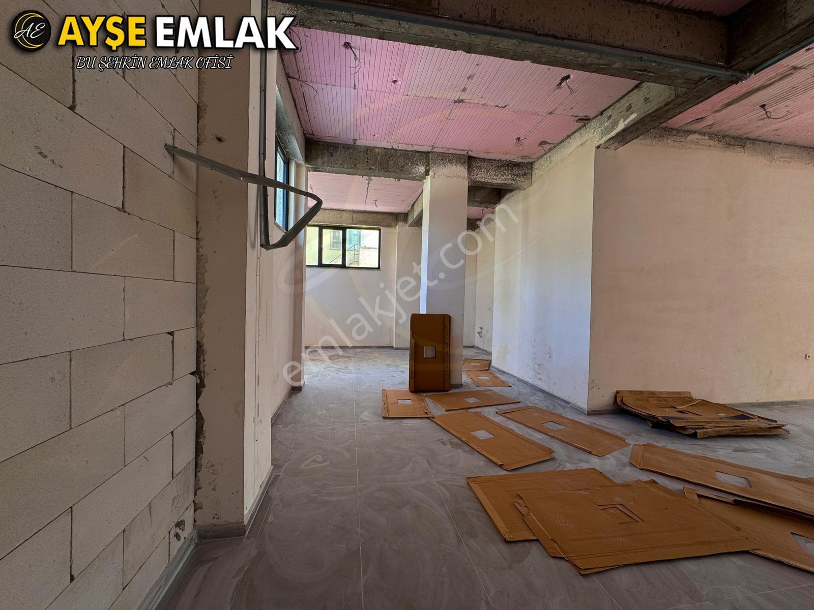 Ayşe Emlaktan Erenlerde Çarşı Merkeze Yakın 150m² Kiralık Dükkan - Görsel 2