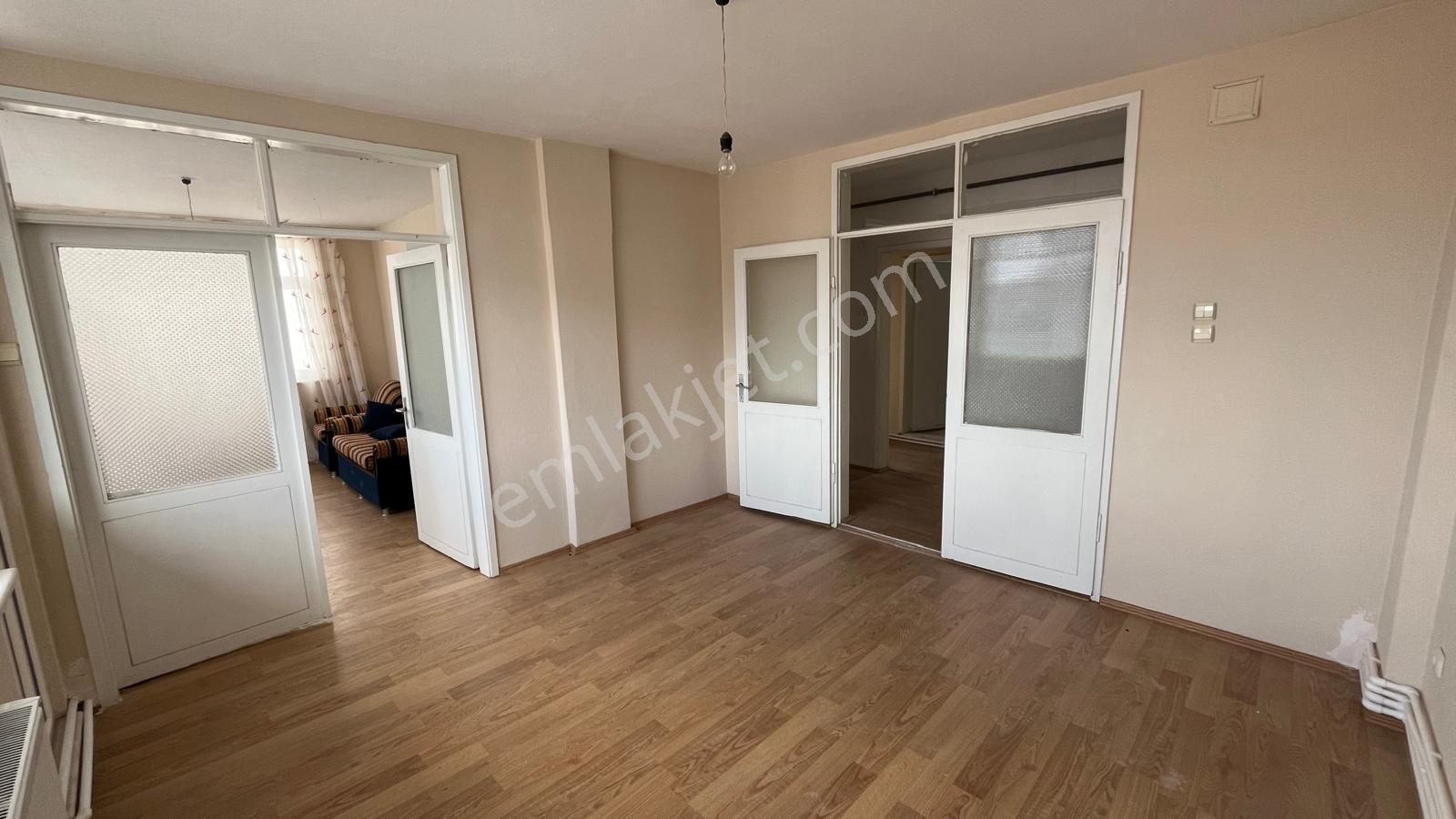 Bafra Vıp Gym.den İshaklı Eski Şube Cad.de 3+1 Kiralık Daire - Görsel 22