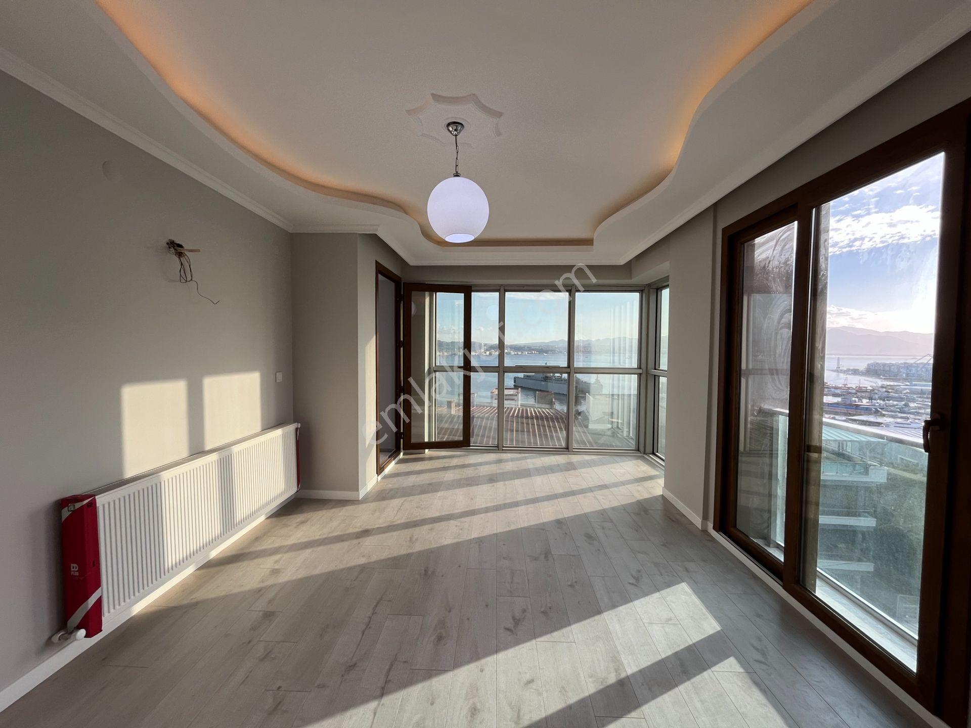 Naldöken İzban Yakını Deniz Manzaralı E.banyolu 3+1 Satılık Daire