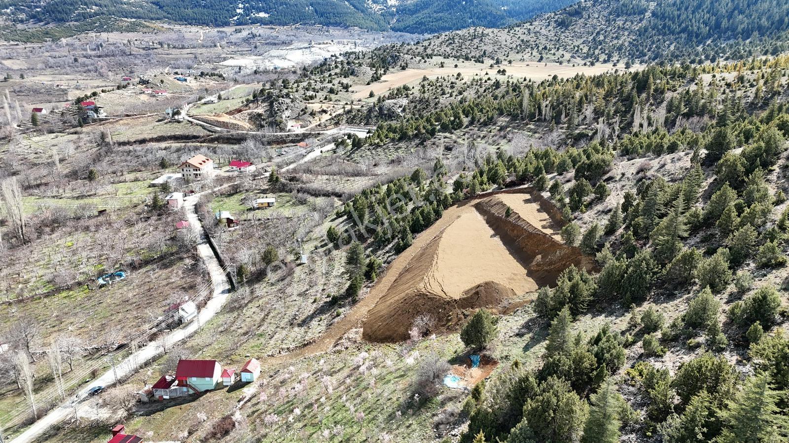Bolkardan Arslanköyde 3.696 M² Yatırımlık Arazi - Görsel 2