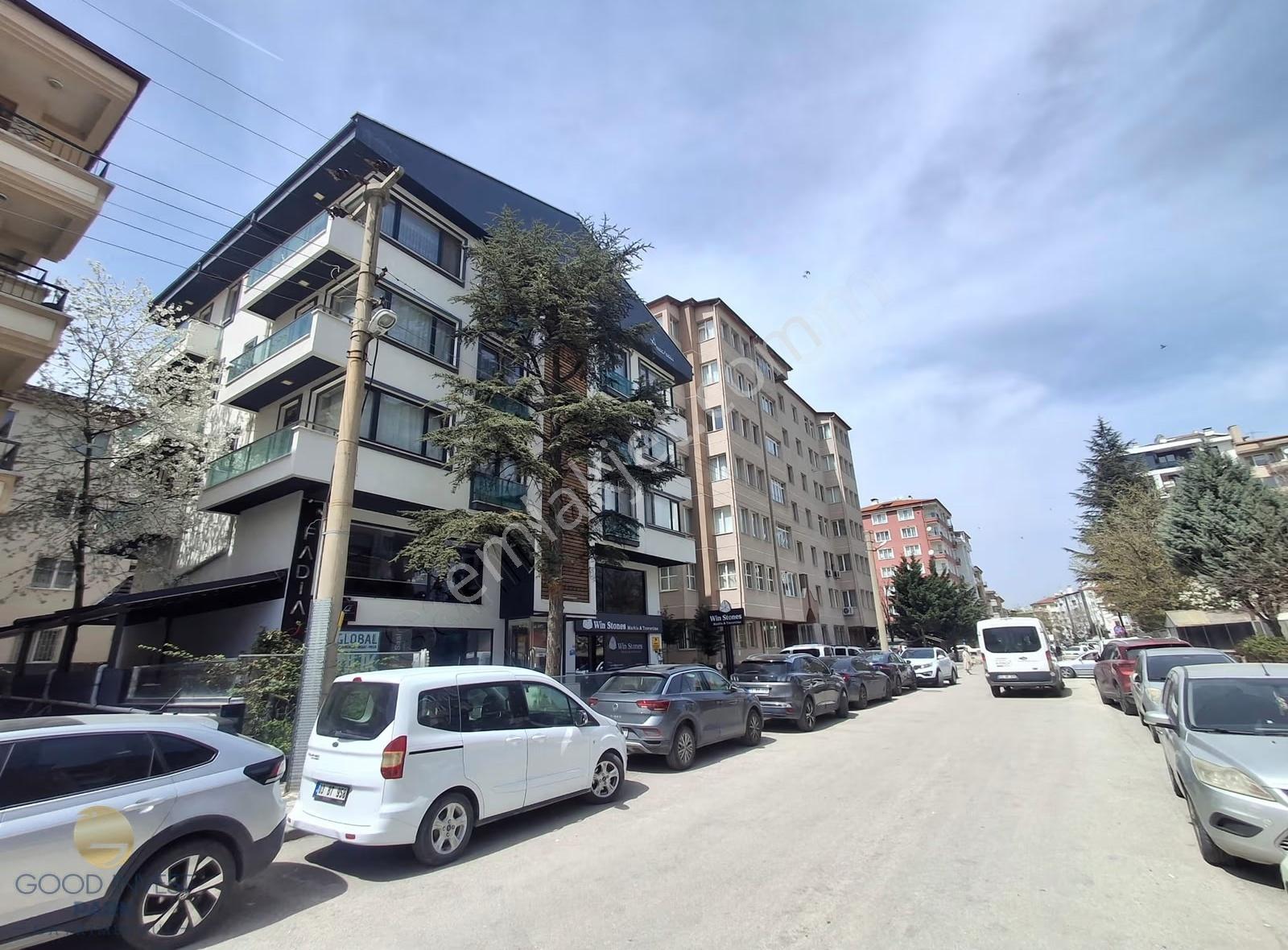 Şehir Merkezinde Kiralık Eşyalı 1+1 Daire Konforlu Yaşam Fırsatı - Görsel 13