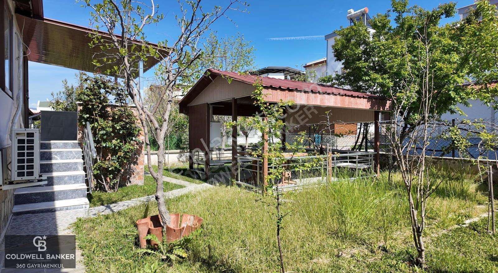 Dikili Kabakumda 6+1 Satılık Tripleks Villa - Görsel 13