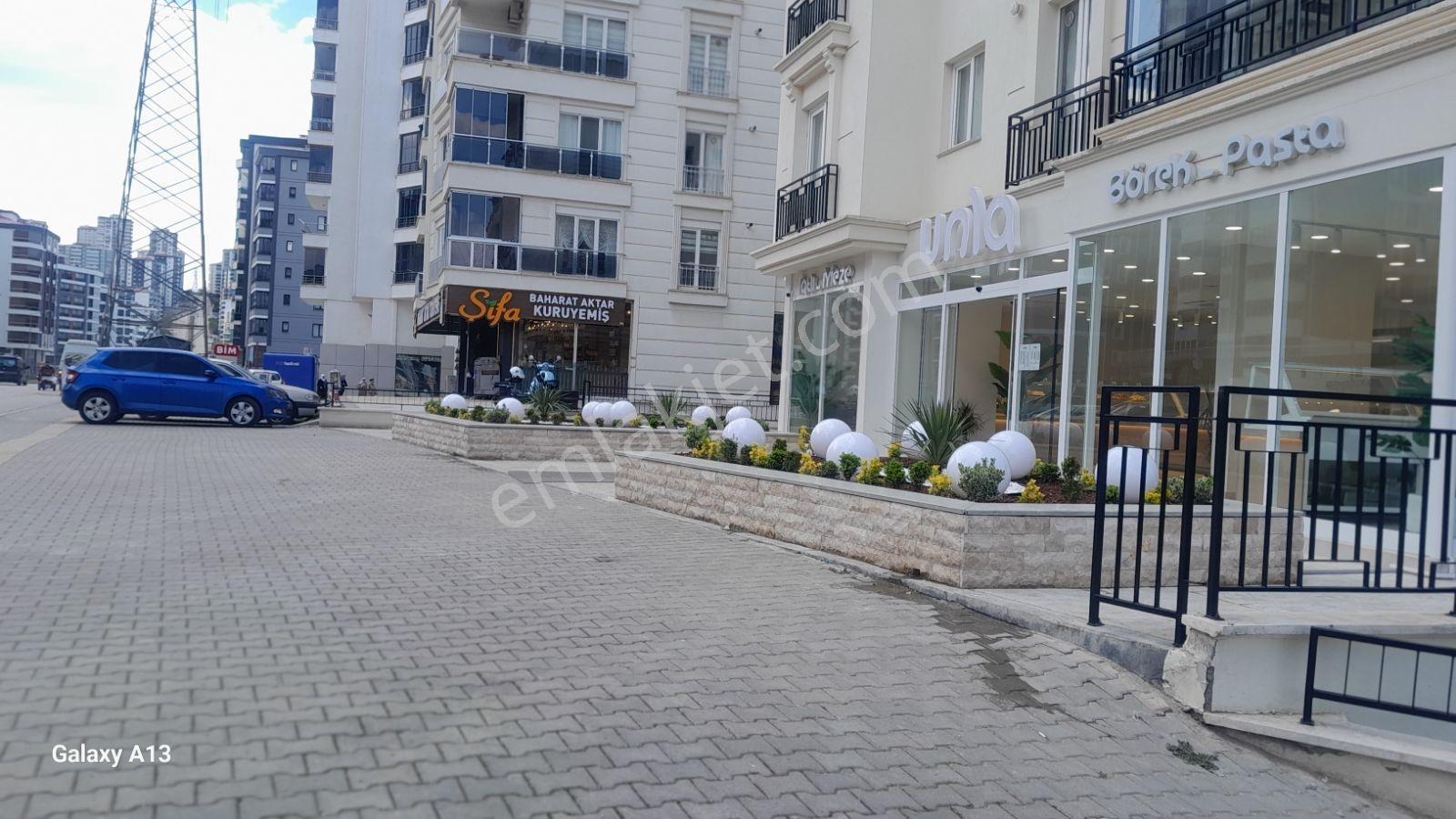 19 Mayıs Bulvarı Kurumsal Kiracılı Satılık 288 M² Köşe Dükkan - Görsel 20